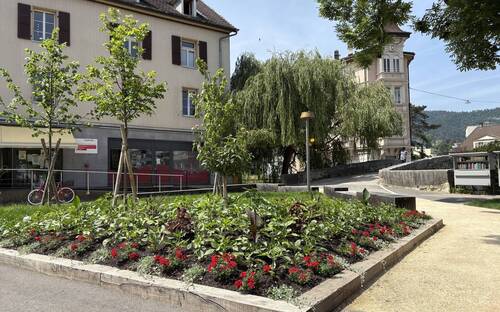 Inauguration de la place du 14-juin
