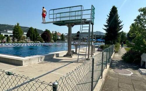 Régulation de l'accès à la piscine municipale